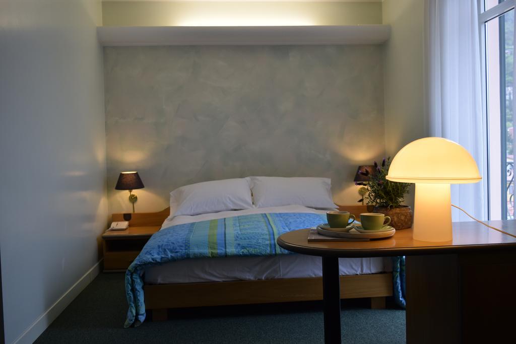 Hotel La Villa กราเวโดนา ภายนอก รูปภาพ